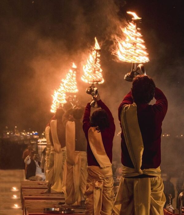 #Varanasi #bhole#shivshankar#kashibishwanat #manikarnika #cant #bhu #bambhole #vt #ganga #assighat